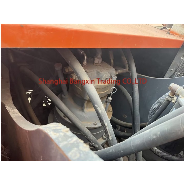 حفار صغير مستعمل من شركة هيتاشي zx350-3g