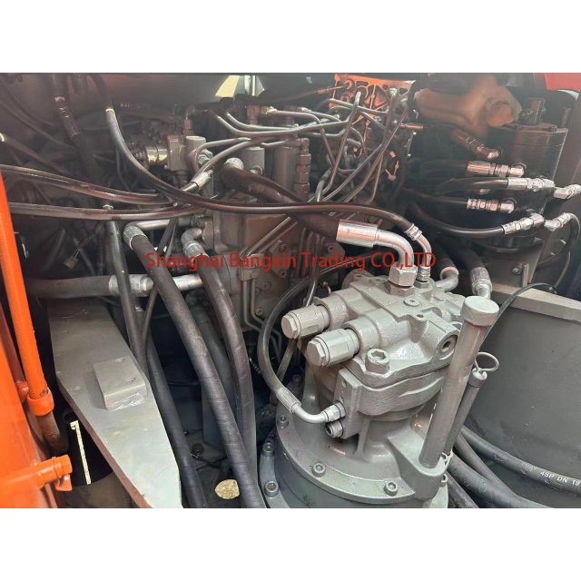 used excavator Hitachi zx200 wholesaler حفارة مستعملة هيتاشي zx200 تاجر الجملة