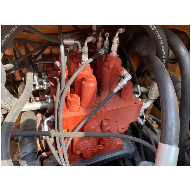 used excavator Hyundai RW210-9T wholesaler حفارة مستعملة هيونداي RW210-9T تاجر الجملة