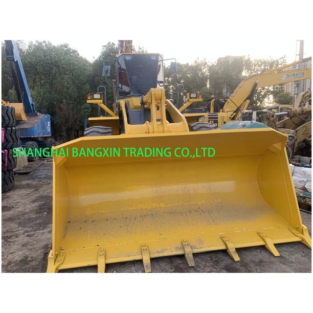 used loaders Komatsu WA380 supplier لوادر مستعملة كوماتسو WA380 المورد