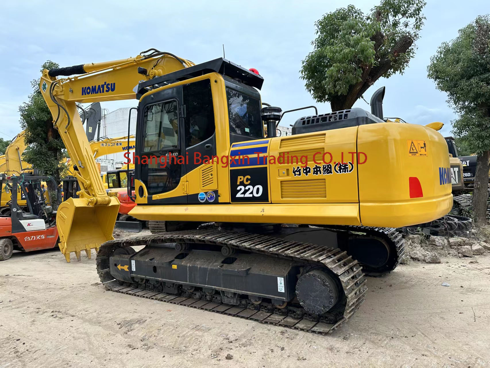 حفارة مستعملة كوماتسو pc220 الشركة المصنعة