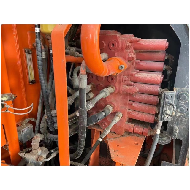 used mini excavator Hitachi zx75us manufacturer حفار صغير مستعمل من الشركة المصنعة هيتاشي zx75us