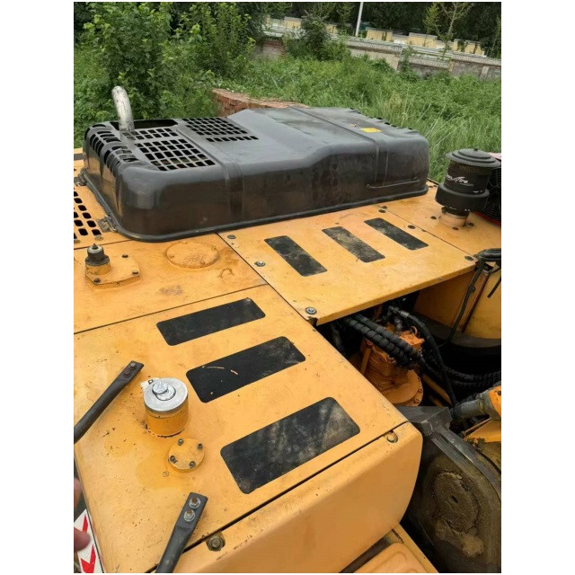 used excavator SANY SY305C wholesaler حفارة مستعملة ساني SY305C تاجر الجملة