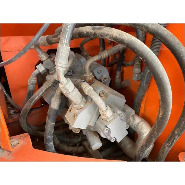 used mini excavator Hitachi zx75us manufacturer حفار صغير مستعمل من الشركة المصنعة هيتاشي zx75us