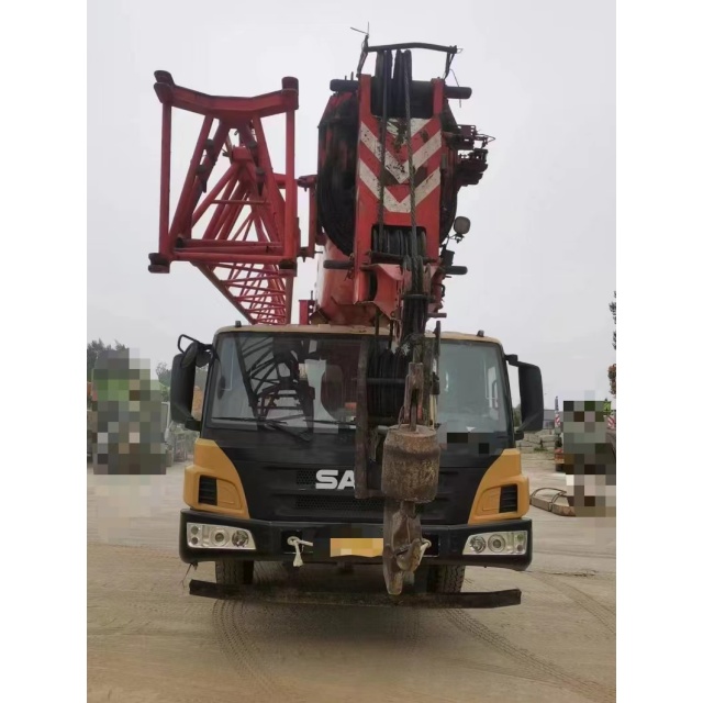 used crane XCMG QY50KA vendor رافعة مستعملة XCMG QY50KA بائع