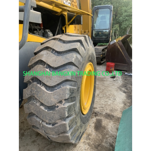 used loaders Komatsu WA380 supplier لوادر مستعملة كوماتسو WA380 المورد