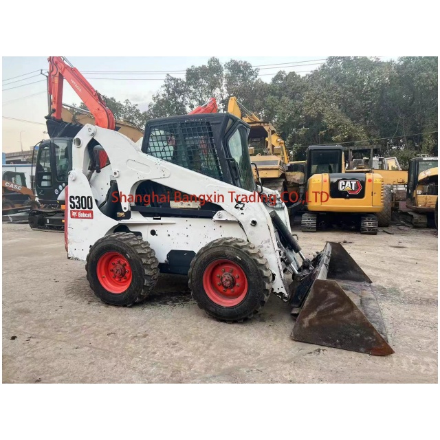 used mini skid steer S300 manufacture تستخدم تصنيع انزلاقية التوجيه الصغيرة S300