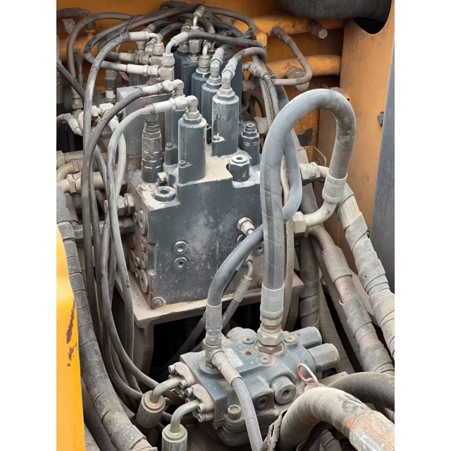 used excavator Hyundai 150 wholesaler حفارة مستعملة هيونداي 150 تاجر الجملة