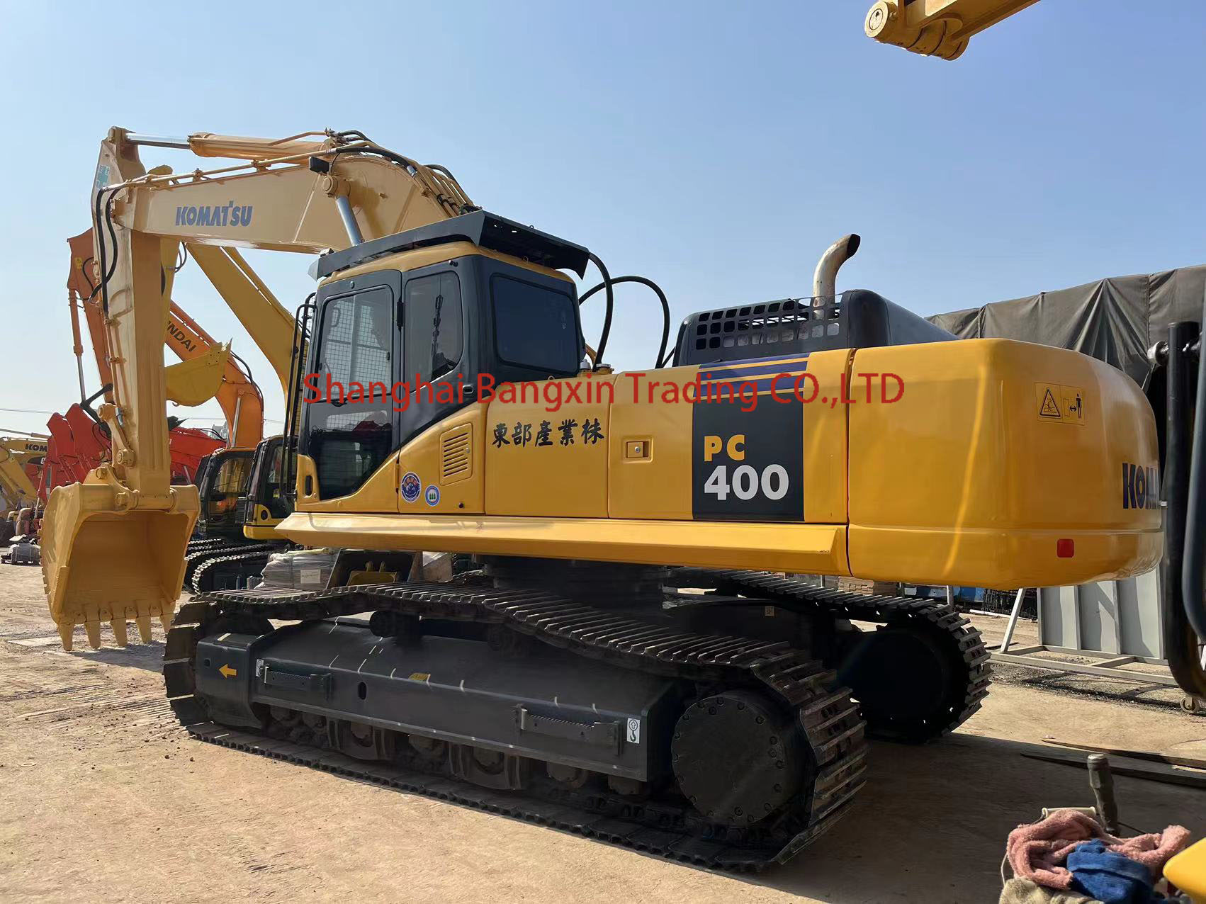 كوماتسو PC400-7: الحفار المثالي للخدمة الشاقة للمشاريع كبيرة الحجم 