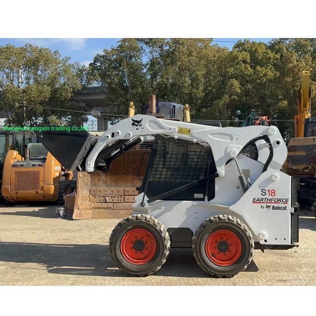 used mini skid steer bobcat S18 trader مستعمل جرافة انزلاقية صغيرة بوبكات S18 تريدر