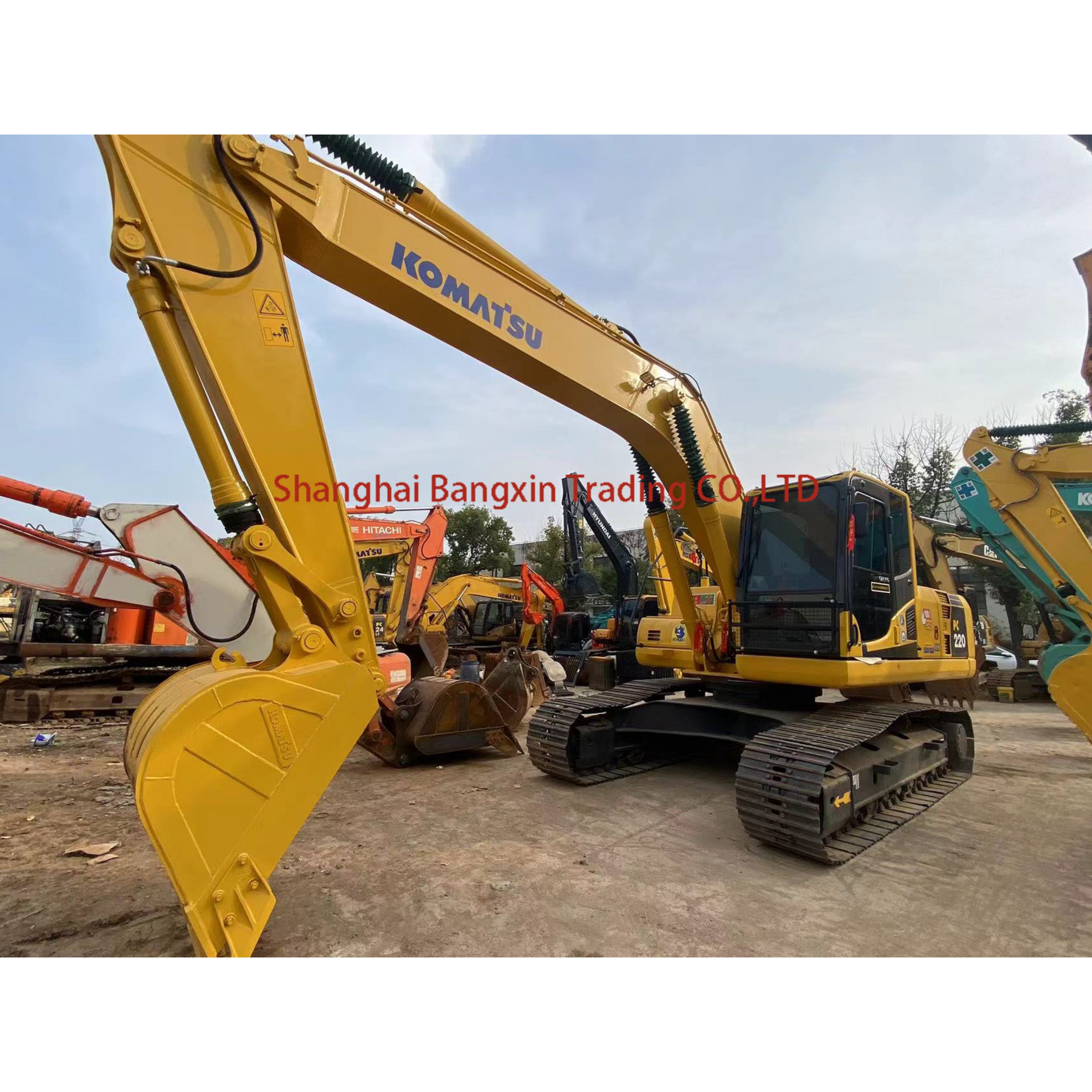 حفارة مستعملة كوماتسو pc220-8 تاجر الجملة