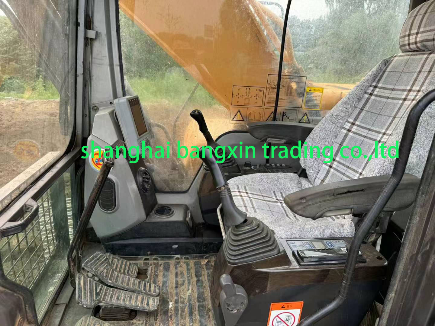 used excavator SANY SY305C wholesaler حفارة مستعملة ساني SY305C تاجر الجملة