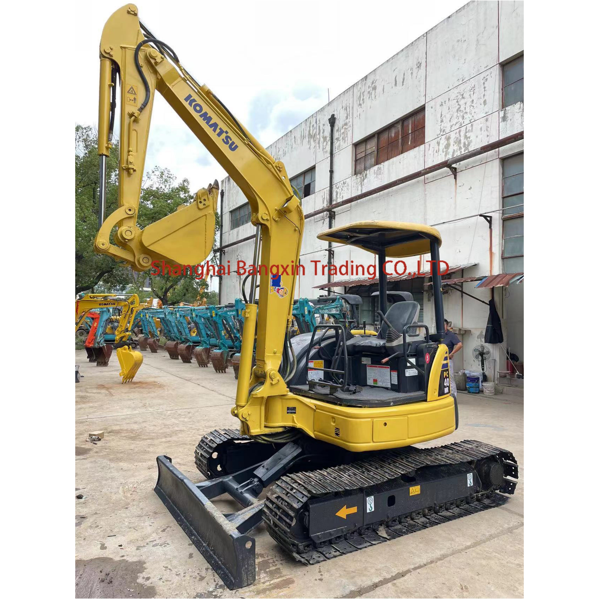 used excavator komatsu pc40 wholesaler حفارة مستعملة كوماتسو pc40 تاجر الجملة
